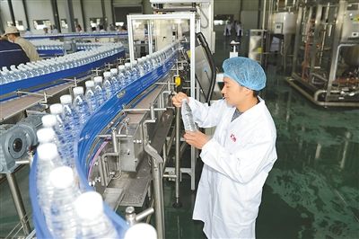 西藏天然飲用水產業 舌尖上 的經濟增長極