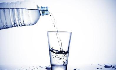 純凈水、礦泉水、白開水各有特點(diǎn),你“喝對”了嗎