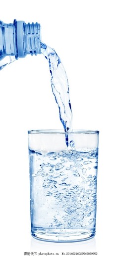 礦泉水廣告設(shè)計(jì)